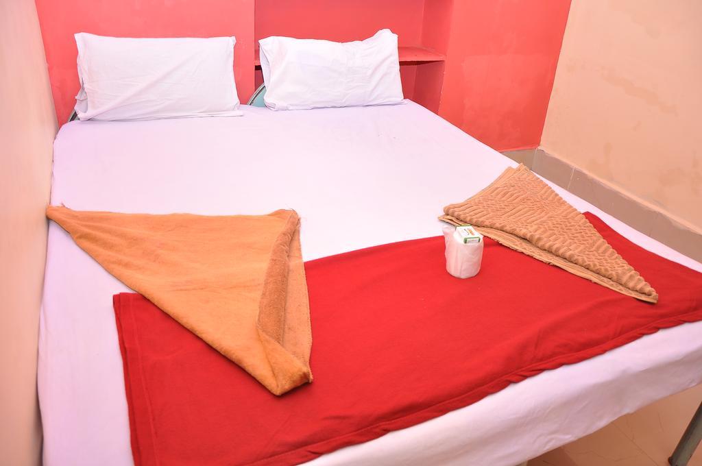 Manju Guest House Hampi Buitenkant foto
