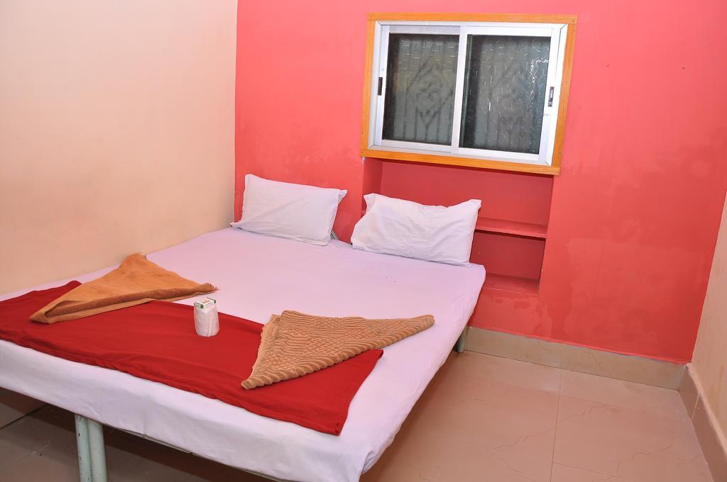 Manju Guest House Hampi Buitenkant foto